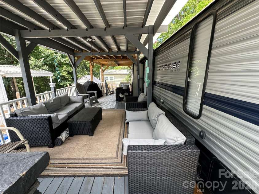 110 Pier Avenue, New London, NC 28127.  MLS# CAR4404280, YatesRealty ID 37506. 