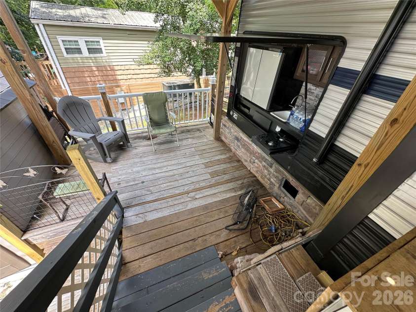 110 Pier Avenue, New London, NC 28127.  MLS# CAR4404280, YatesRealty ID 37506. 
