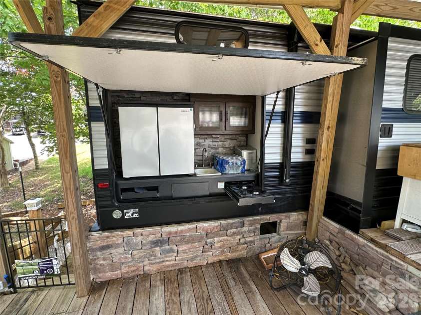 110 Pier Avenue, New London, NC 28127.  MLS# CAR4404280, YatesRealty ID 37506. 