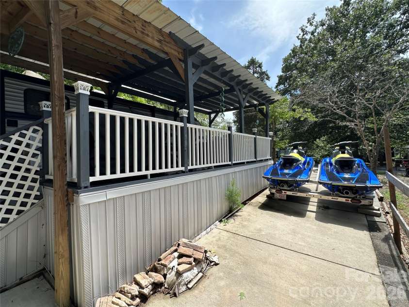 110 Pier Avenue, New London, NC 28127.  MLS# CAR4404280, YatesRealty ID 37506. 