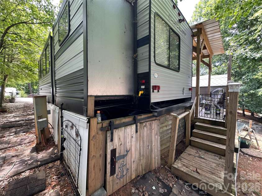 110 Pier Avenue, New London, NC 28127.  MLS# CAR4404280, YatesRealty ID 37506. 
