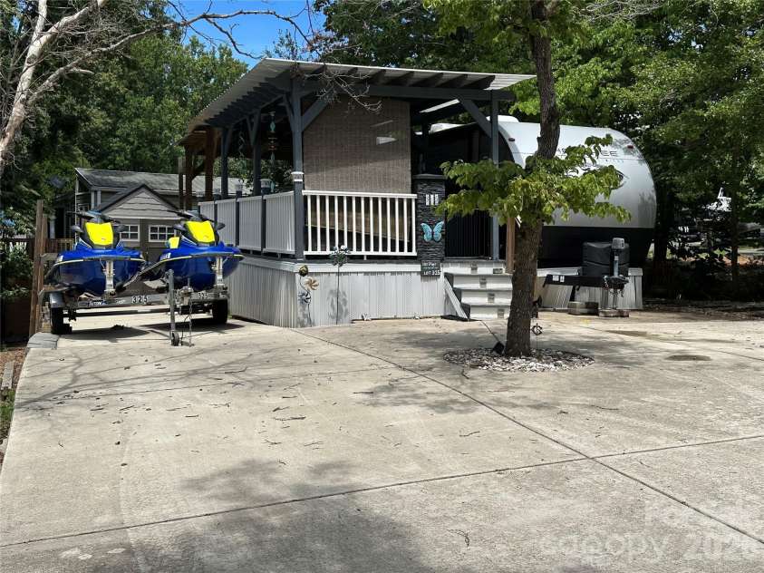 110 Pier Avenue, New London, NC 28127.  MLS# CAR4404280, YatesRealty ID 37506. 