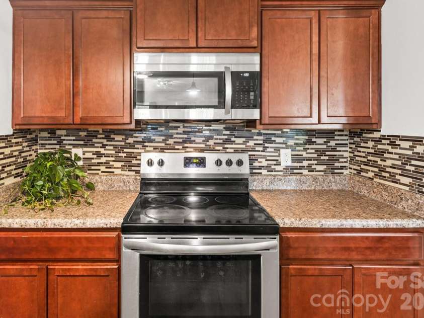 9224 Carrot Patch Drive, Charlotte, NC 28216.  MLS# CAR4404377, YatesRealty ID 37507. 