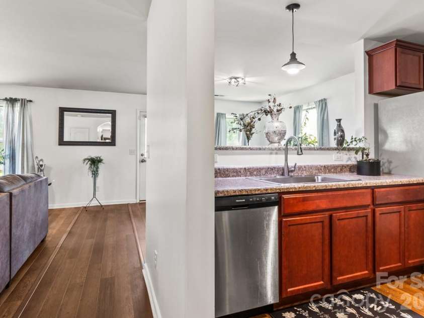 9224 Carrot Patch Drive, Charlotte, NC 28216.  MLS# CAR4404377, YatesRealty ID 37507. 