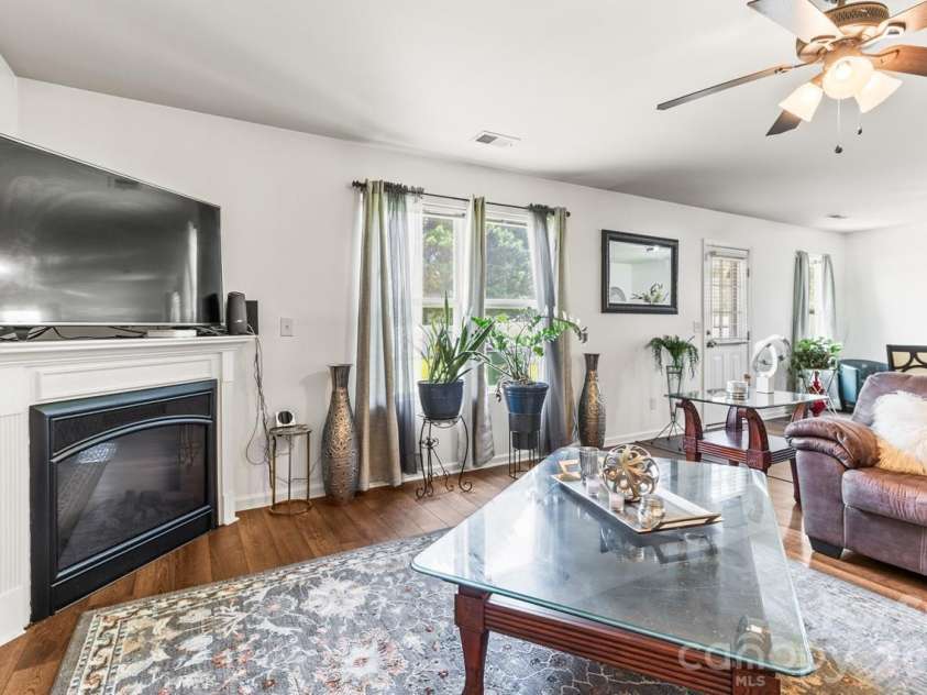 9224 Carrot Patch Drive, Charlotte, NC 28216.  MLS# CAR4404377, YatesRealty ID 37507. 