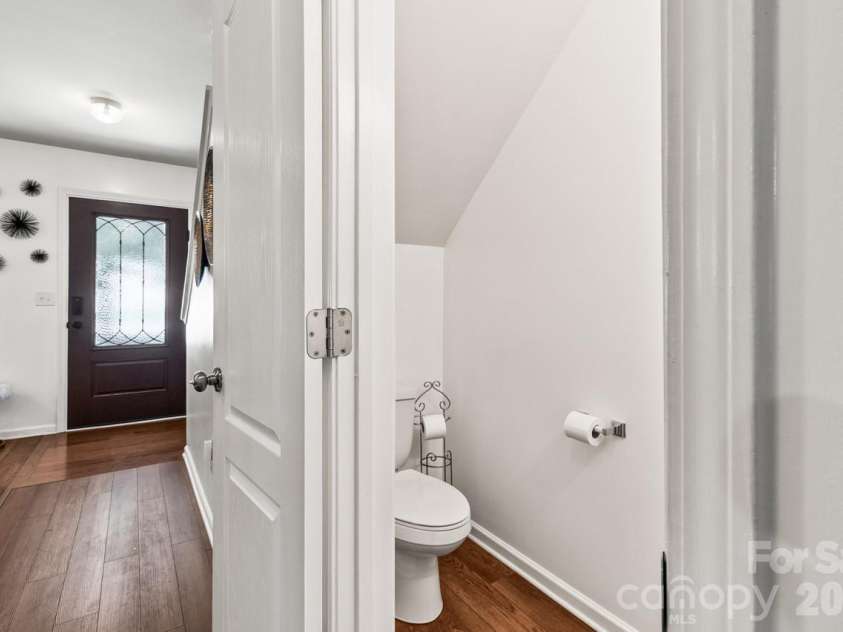 9224 Carrot Patch Drive, Charlotte, NC 28216.  MLS# CAR4404377, YatesRealty ID 37507. 