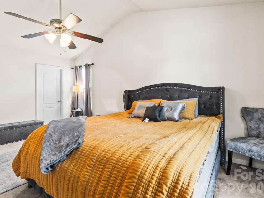 9224 Carrot Patch Drive, Charlotte, NC 28216.  MLS# CAR4404377, YatesRealty ID 37507. 