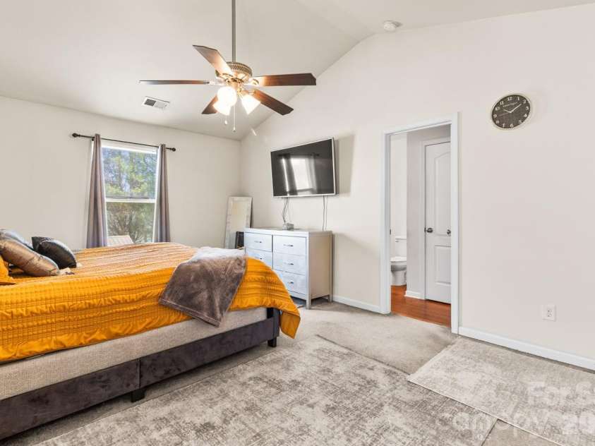 9224 Carrot Patch Drive, Charlotte, NC 28216.  MLS# CAR4404377, YatesRealty ID 37507. 