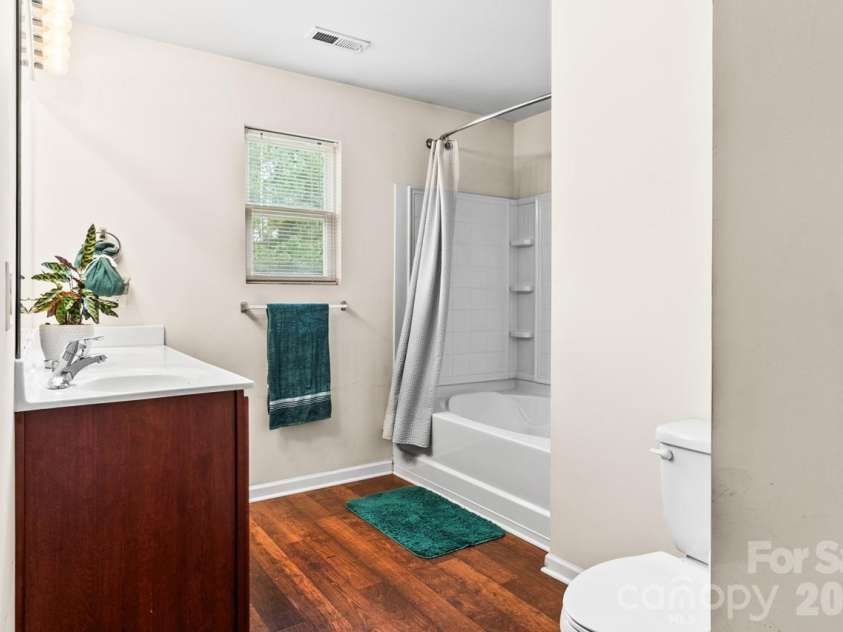 9224 Carrot Patch Drive, Charlotte, NC 28216.  MLS# CAR4404377, YatesRealty ID 37507. 