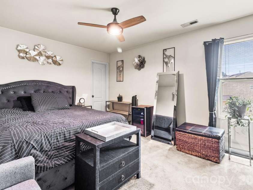 9224 Carrot Patch Drive, Charlotte, NC 28216.  MLS# CAR4404377, YatesRealty ID 37507. 