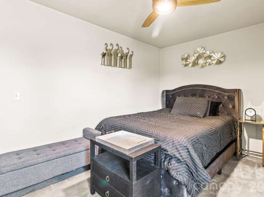 9224 Carrot Patch Drive, Charlotte, NC 28216.  MLS# CAR4404377, YatesRealty ID 37507. 