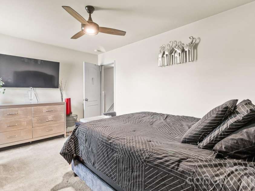 9224 Carrot Patch Drive, Charlotte, NC 28216.  MLS# CAR4404377, YatesRealty ID 37507. 