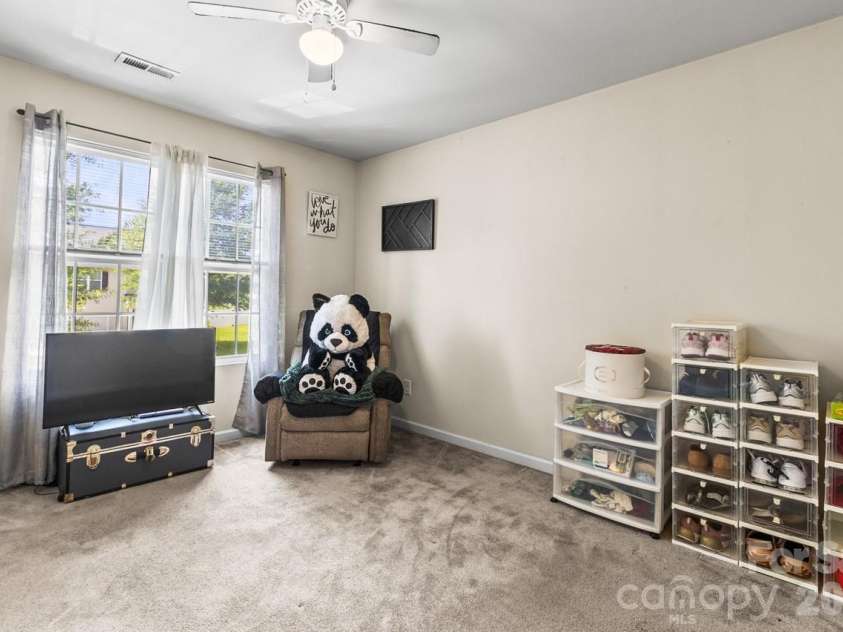 9224 Carrot Patch Drive, Charlotte, NC 28216.  MLS# CAR4404377, YatesRealty ID 37507. 