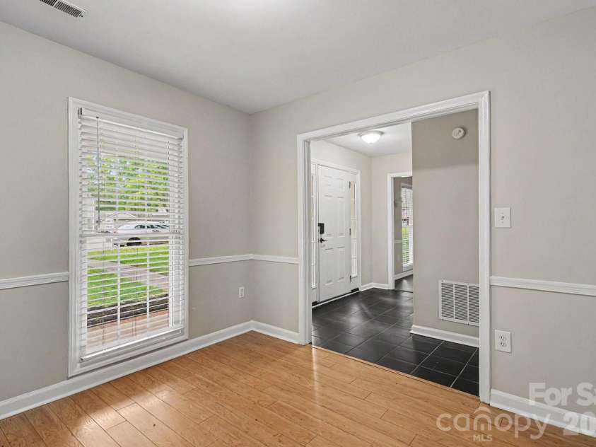 5200 Birchbark Lane, Charlotte, NC 28227.  MLS# CAR4404553, YatesRealty ID 37509. 