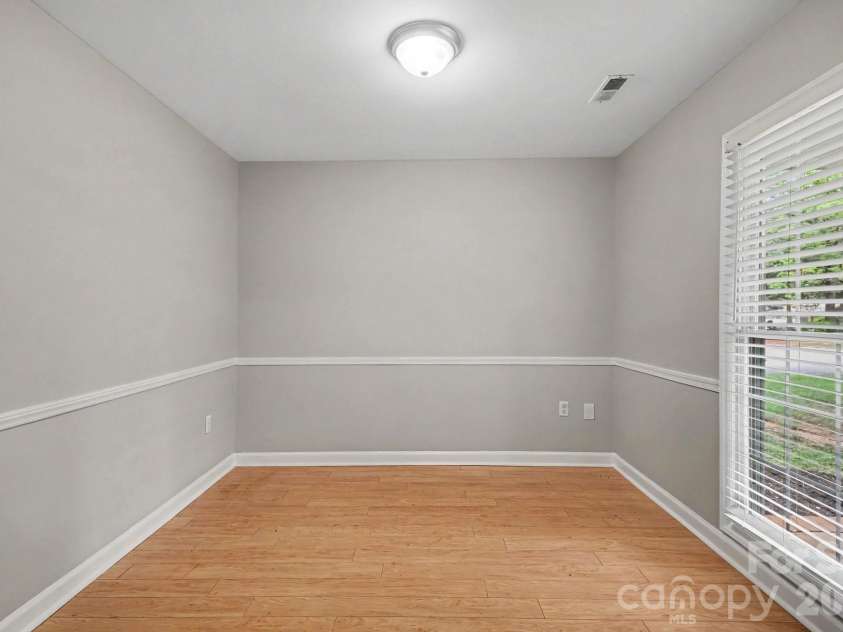 5200 Birchbark Lane, Charlotte, NC 28227.  MLS# CAR4404553, YatesRealty ID 37509. 