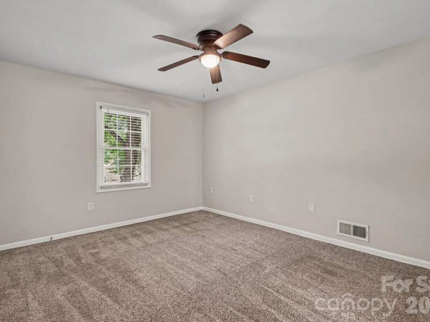 5200 Birchbark Lane, Charlotte, NC 28227.  MLS# CAR4404553, YatesRealty ID 37509. 
