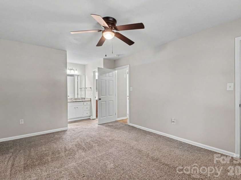 5200 Birchbark Lane, Charlotte, NC 28227.  MLS# CAR4404553, YatesRealty ID 37509. 