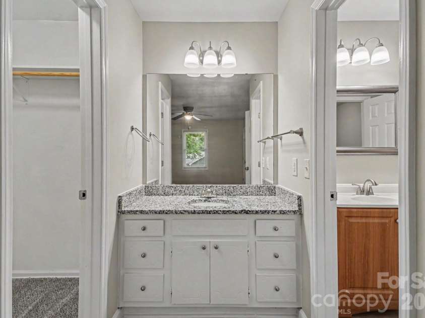 5200 Birchbark Lane, Charlotte, NC 28227.  MLS# CAR4404553, YatesRealty ID 37509. 