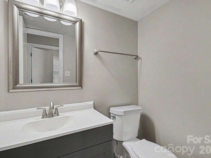 5200 Birchbark Lane, Charlotte, NC 28227.  MLS# CAR4404553, YatesRealty ID 37509. 