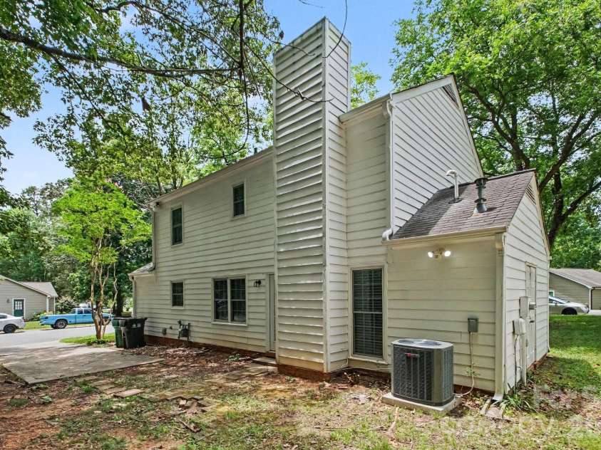 5200 Birchbark Lane, Charlotte, NC 28227.  MLS# CAR4404553, YatesRealty ID 37509. 