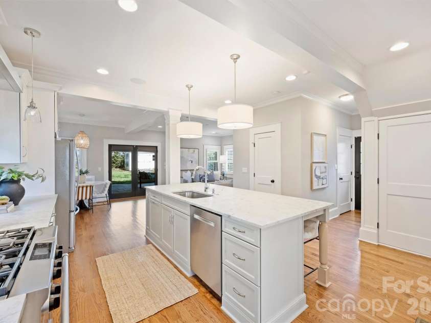 705 Tremont Avenue, Charlotte, NC 28203.  MLS# CAR4355053, YatesRealty ID 3751. 