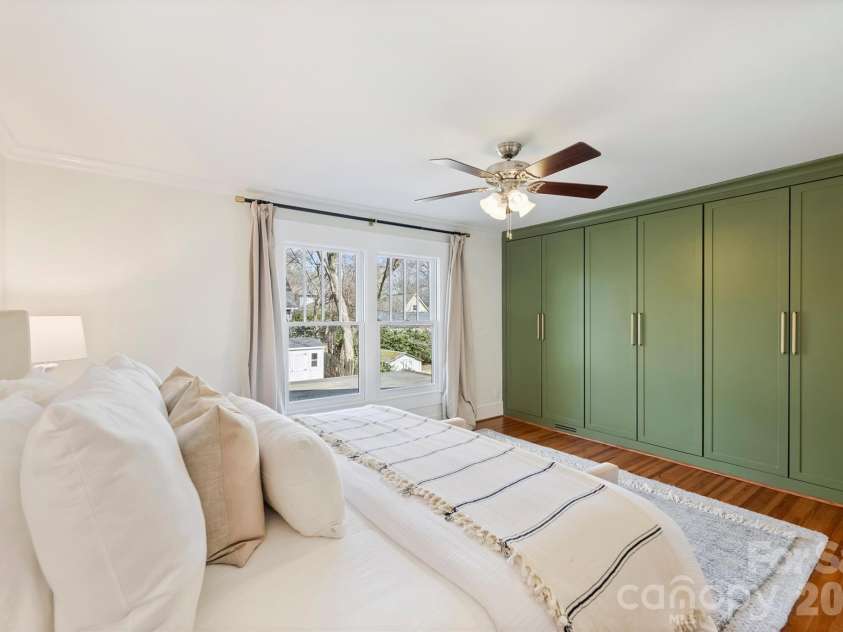 705 Tremont Avenue, Charlotte, NC 28203.  MLS# CAR4355053, YatesRealty ID 3751. 