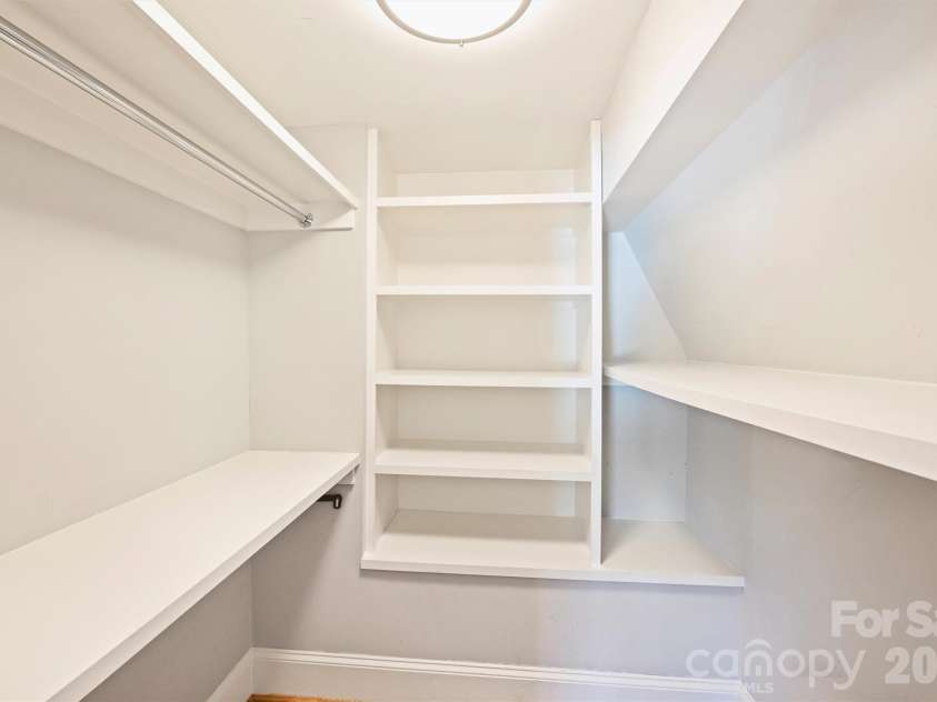 705 Tremont Avenue, Charlotte, NC 28203.  MLS# CAR4355053, YatesRealty ID 3751. 
