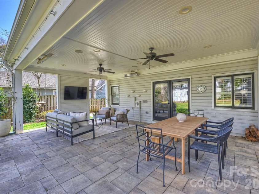 705 Tremont Avenue, Charlotte, NC 28203.  MLS# CAR4355053, YatesRealty ID 3751. 