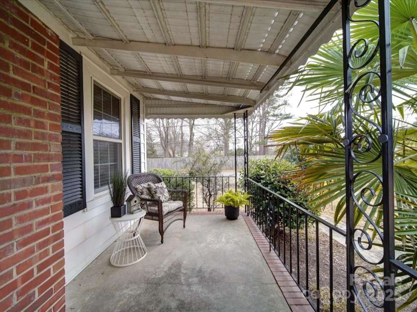 706 19th Avenue, Gastonia, NC 28052.  MLS# CAR4220642, YatesRealty ID 3751. 