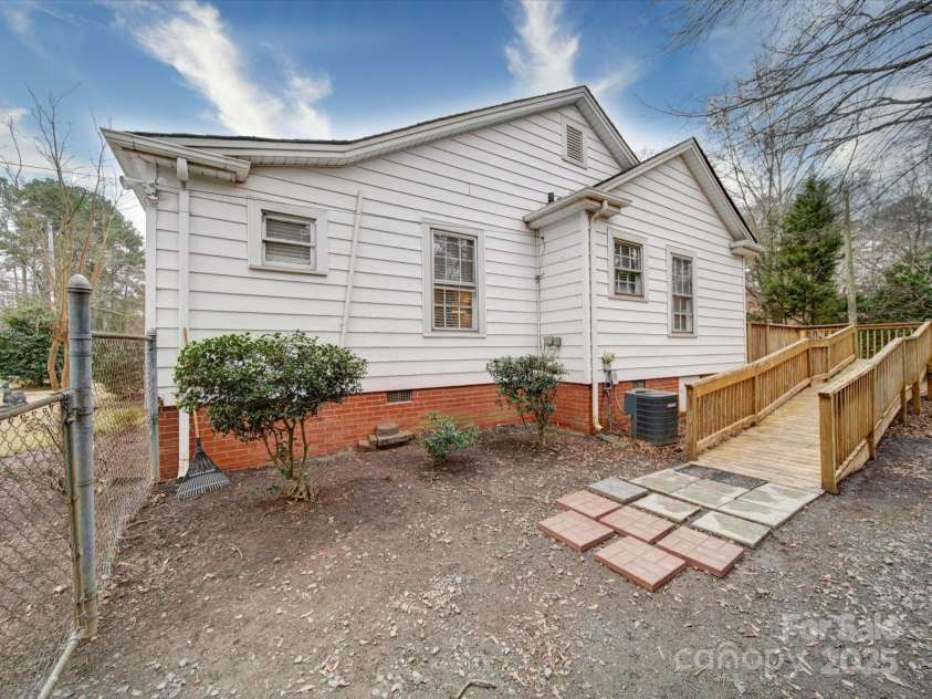 706 19th Avenue, Gastonia, NC 28052.  MLS# CAR4220642, YatesRealty ID 3751. 