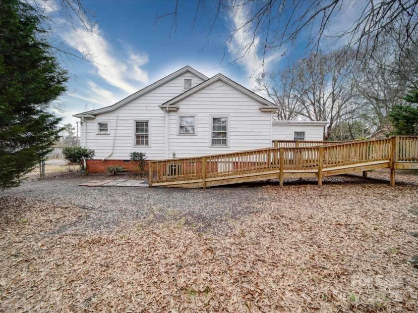 706 19th Avenue, Gastonia, NC 28052.  MLS# CAR4220642, YatesRealty ID 3751. 