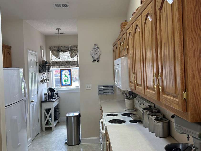 6277 Iris Court, Denver, NC 28037.  MLS# CAR4402049, YatesRealty ID 37510. Kitchen