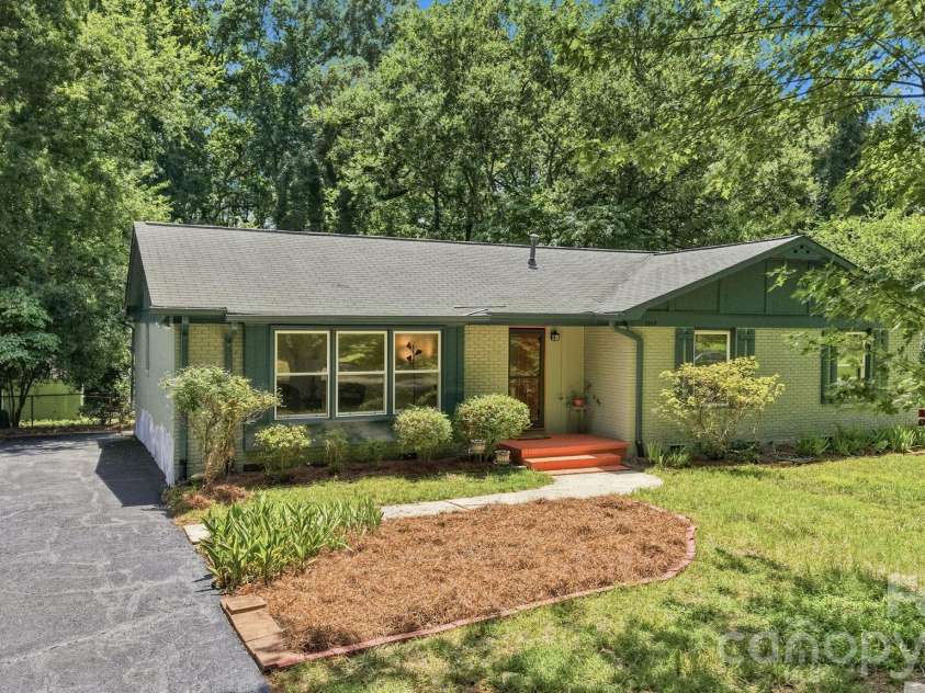 7107 Sherbourne Drive, Charlotte, NC 28210.  MLS# CAR4403064, YatesRealty ID 37511. 