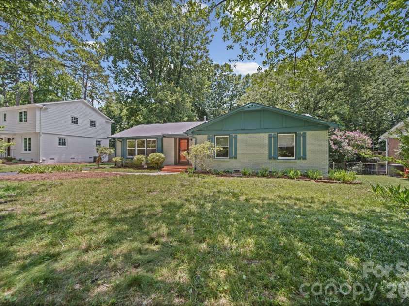 7107 Sherbourne Drive, Charlotte, NC 28210.  MLS# CAR4403064, YatesRealty ID 37511. 