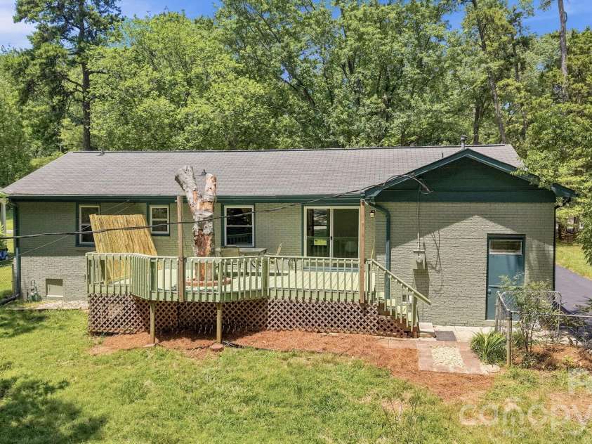 7107 Sherbourne Drive, Charlotte, NC 28210.  MLS# CAR4403064, YatesRealty ID 37511. Back Deck