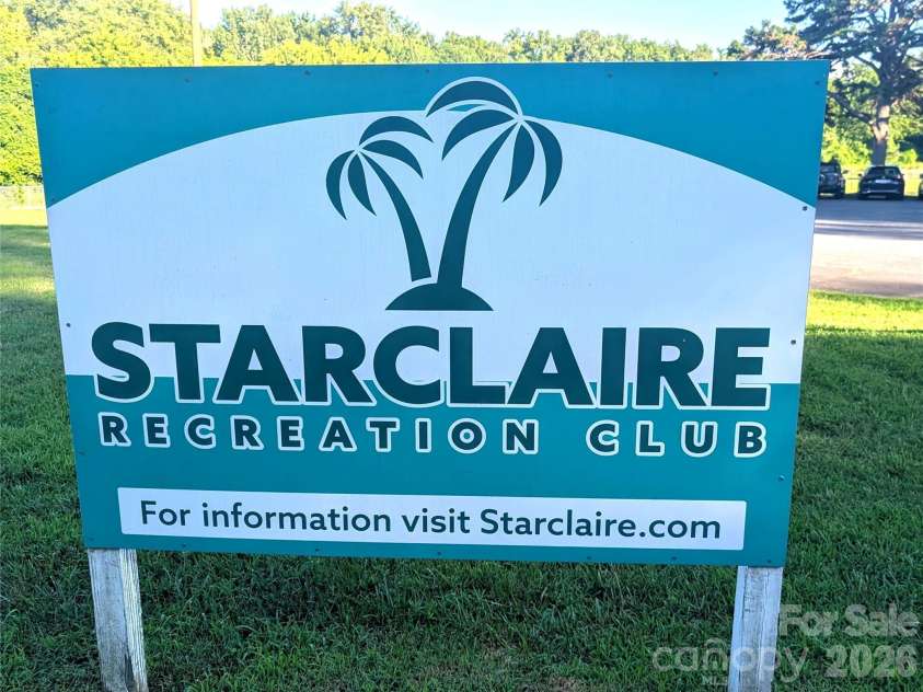 7107 Sherbourne Drive, Charlotte, NC 28210.  MLS# CAR4403064, YatesRealty ID 37511. Neighborhood Pool-separate membership
