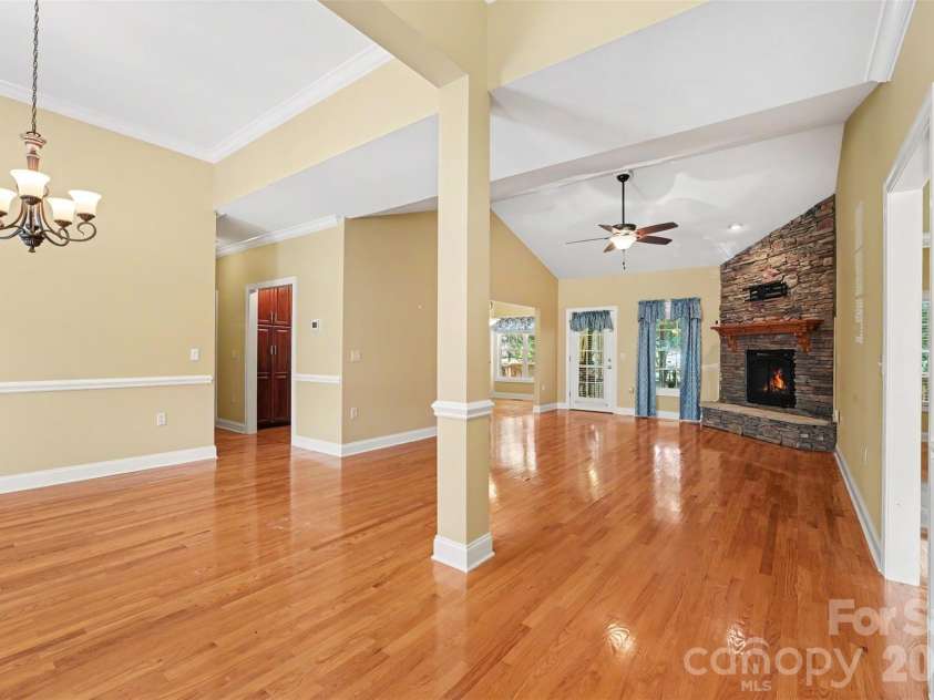 3563 Wandering Lane, Hickory, NC 28601.  MLS# CAR4400174, YatesRealty ID 37512. 