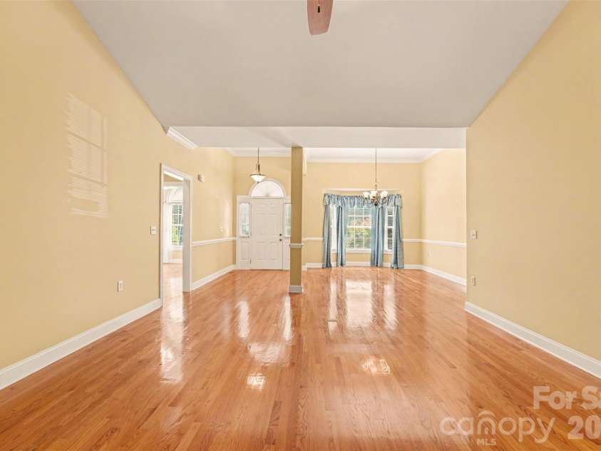 3563 Wandering Lane, Hickory, NC 28601.  MLS# CAR4400174, YatesRealty ID 37512. 