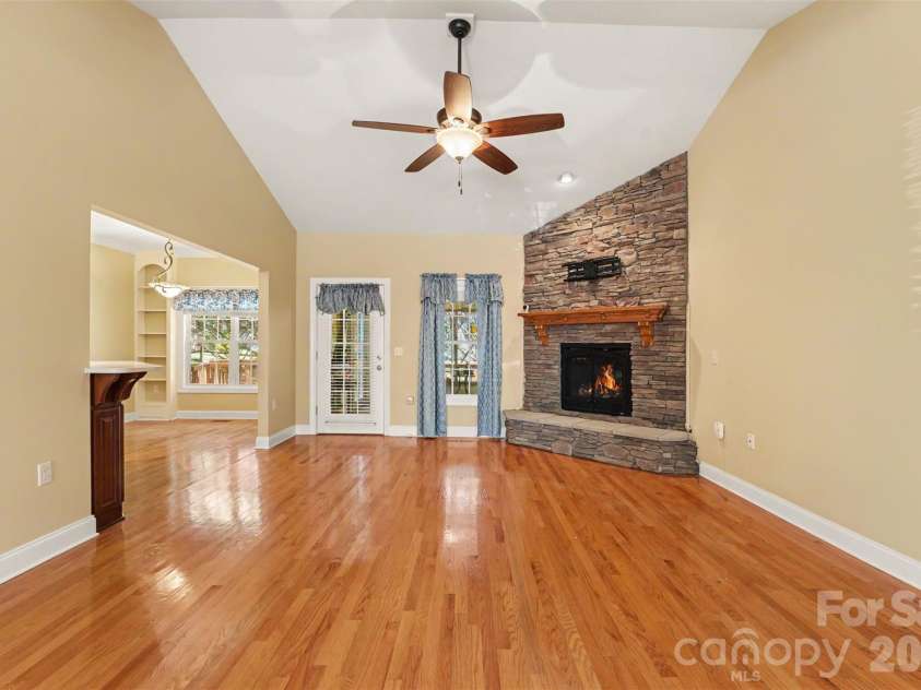 3563 Wandering Lane, Hickory, NC 28601.  MLS# CAR4400174, YatesRealty ID 37512. 