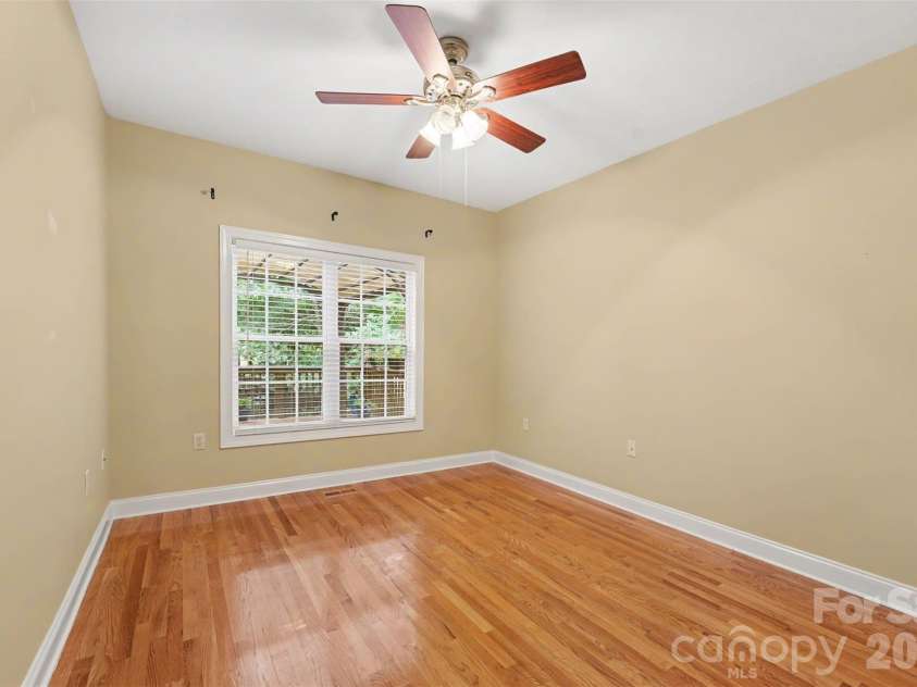 3563 Wandering Lane, Hickory, NC 28601.  MLS# CAR4400174, YatesRealty ID 37512. 