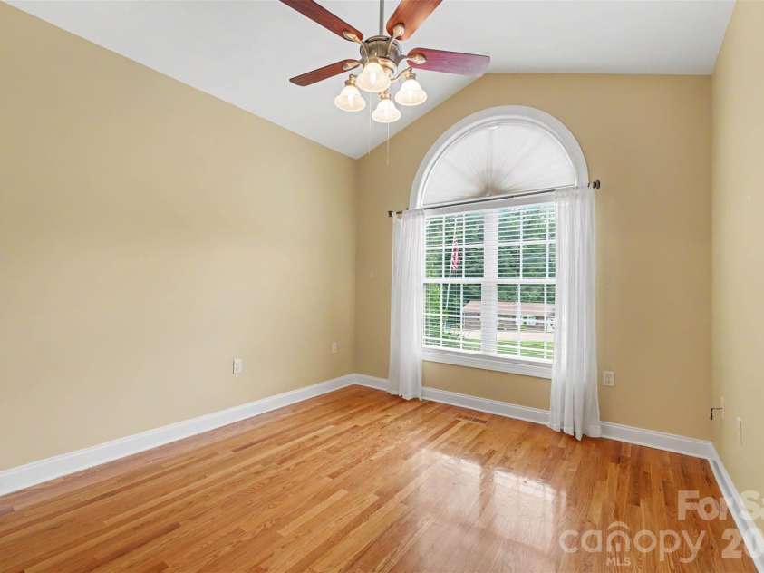 3563 Wandering Lane, Hickory, NC 28601.  MLS# CAR4400174, YatesRealty ID 37512. 