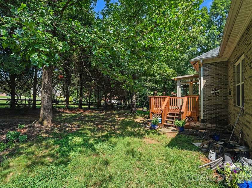 3563 Wandering Lane, Hickory, NC 28601.  MLS# CAR4400174, YatesRealty ID 37512. 