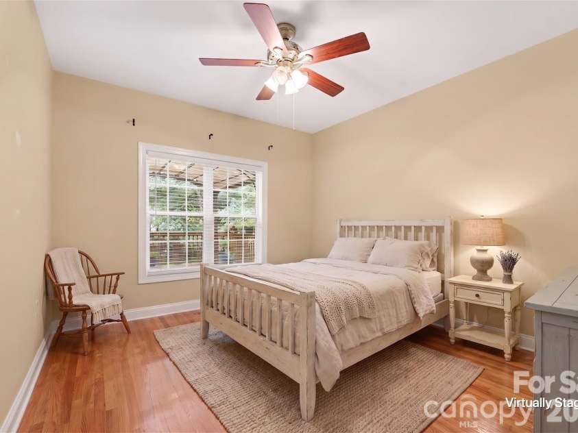 3563 Wandering Lane, Hickory, NC 28601.  MLS# CAR4400174, YatesRealty ID 37512. 