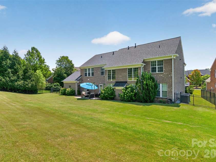 2109 Goddard Way, Waxhaw, NC 28173.  MLS# CAR4401549, YatesRealty ID 37513. Backyard