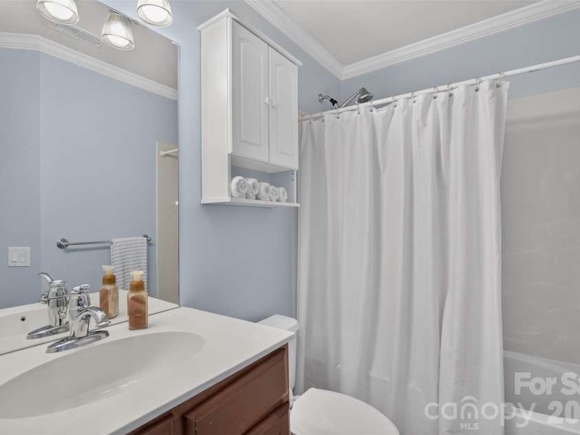 2109 Goddard Way, Waxhaw, NC 28173.  MLS# CAR4401549, YatesRealty ID 37513. Full bath