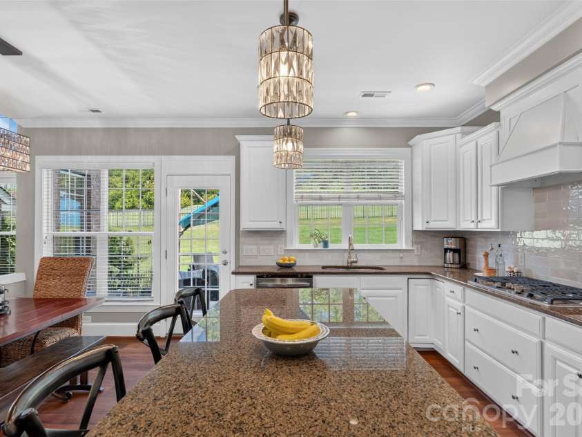 2109 Goddard Way, Waxhaw, NC 28173.  MLS# CAR4401549, YatesRealty ID 37513. Kitchen