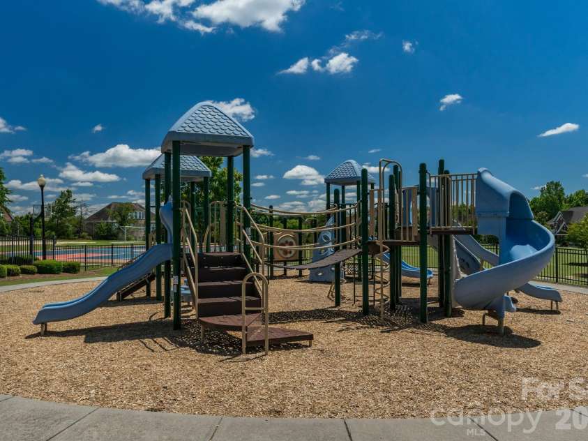 2109 Goddard Way, Waxhaw, NC 28173.  MLS# CAR4401549, YatesRealty ID 37513. Playground