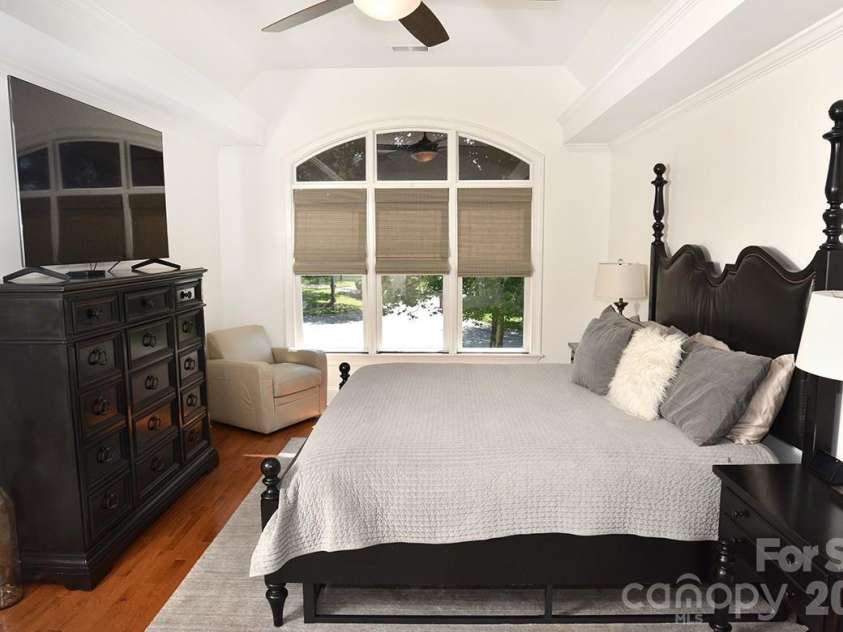 18719 Cannon Crossing Way, Davidson, NC 28036.  MLS# CAR4400931, YatesRealty ID 37514. 