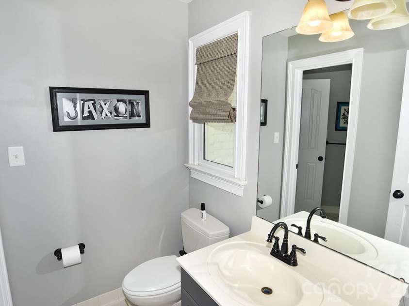 18719 Cannon Crossing Way, Davidson, NC 28036.  MLS# CAR4400931, YatesRealty ID 37514. 