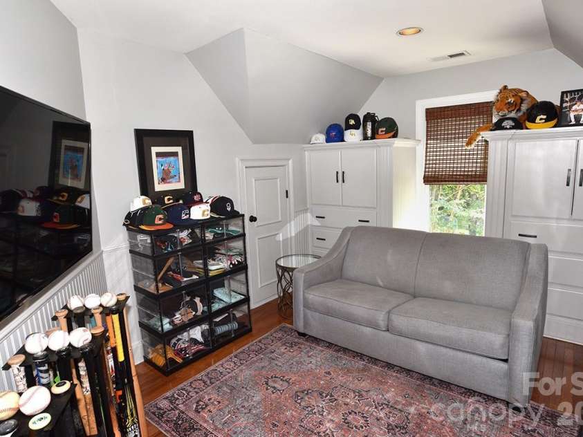 18719 Cannon Crossing Way, Davidson, NC 28036.  MLS# CAR4400931, YatesRealty ID 37514. 